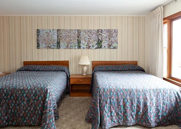 Town & Country Motor Inn