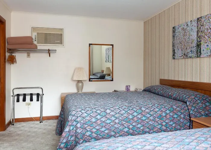 Town & Country Motor Inn