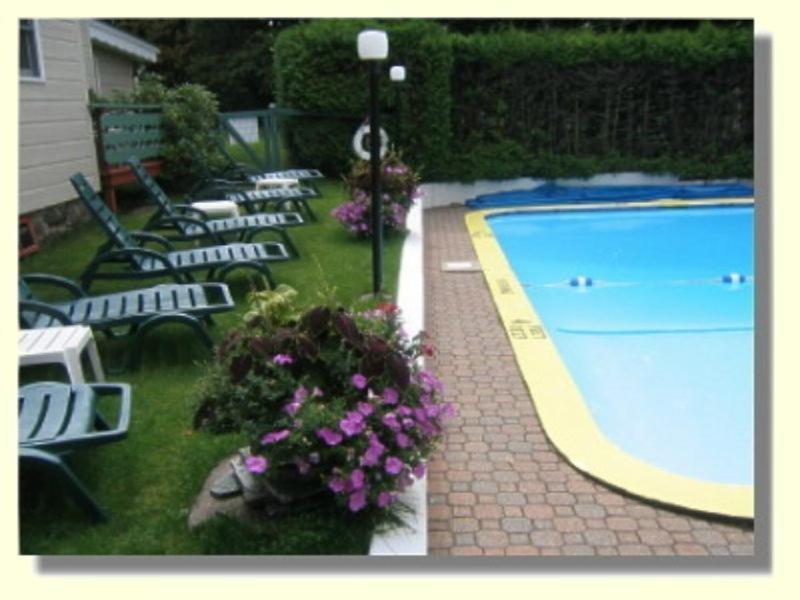 Town & Country Motor Motel 2*